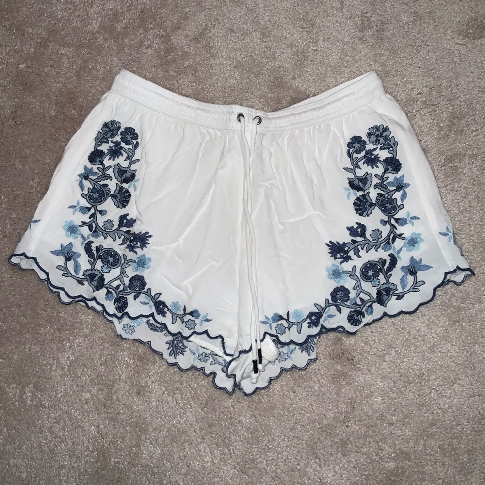 Abercrombie & Fitch Flowy Shorts